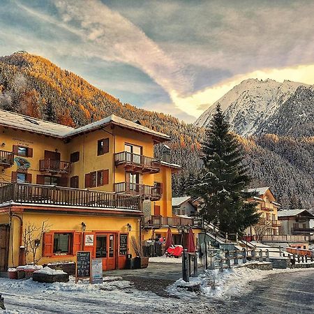 Le Nid de l'Aigle Hotel Champoluc Exterior foto