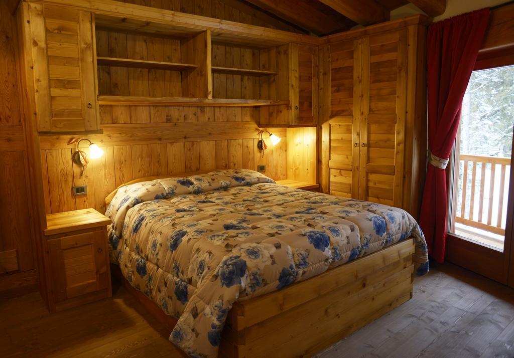 Le Nid de l'Aigle Hotel Champoluc Habitación foto