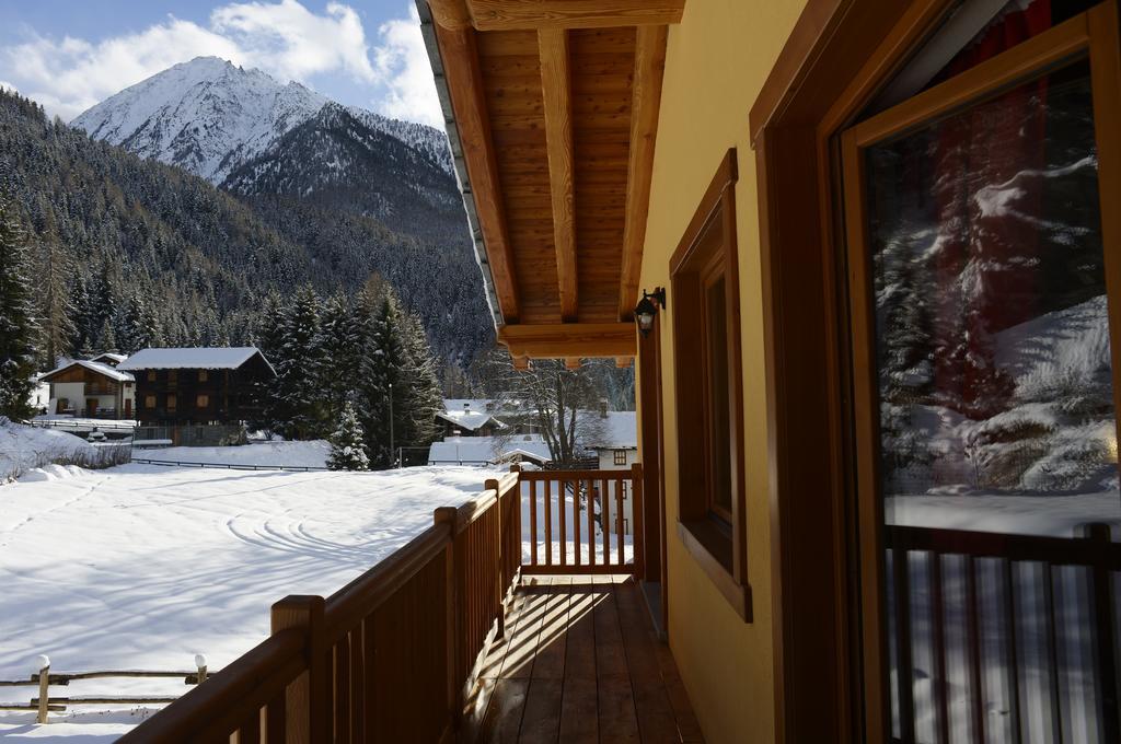 Le Nid de l'Aigle Hotel Champoluc Habitación foto