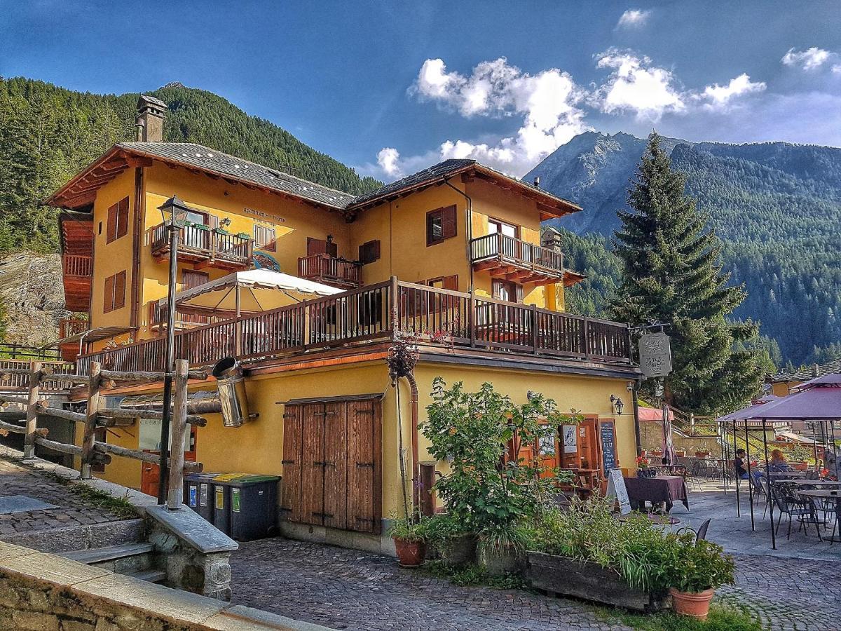 Le Nid de l'Aigle Hotel Champoluc Exterior foto